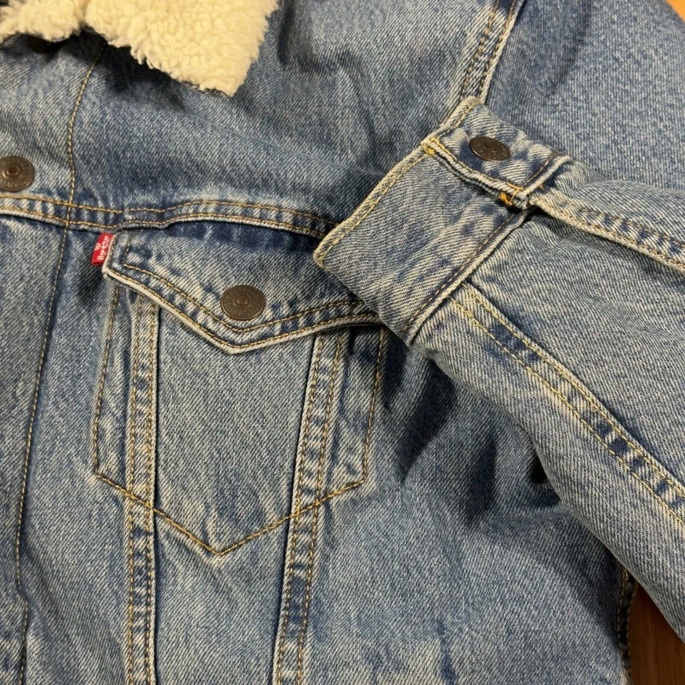 Levis Sherpa Trucker Jacket Mens Small Blue Denim Type III Fleece Lined Coat